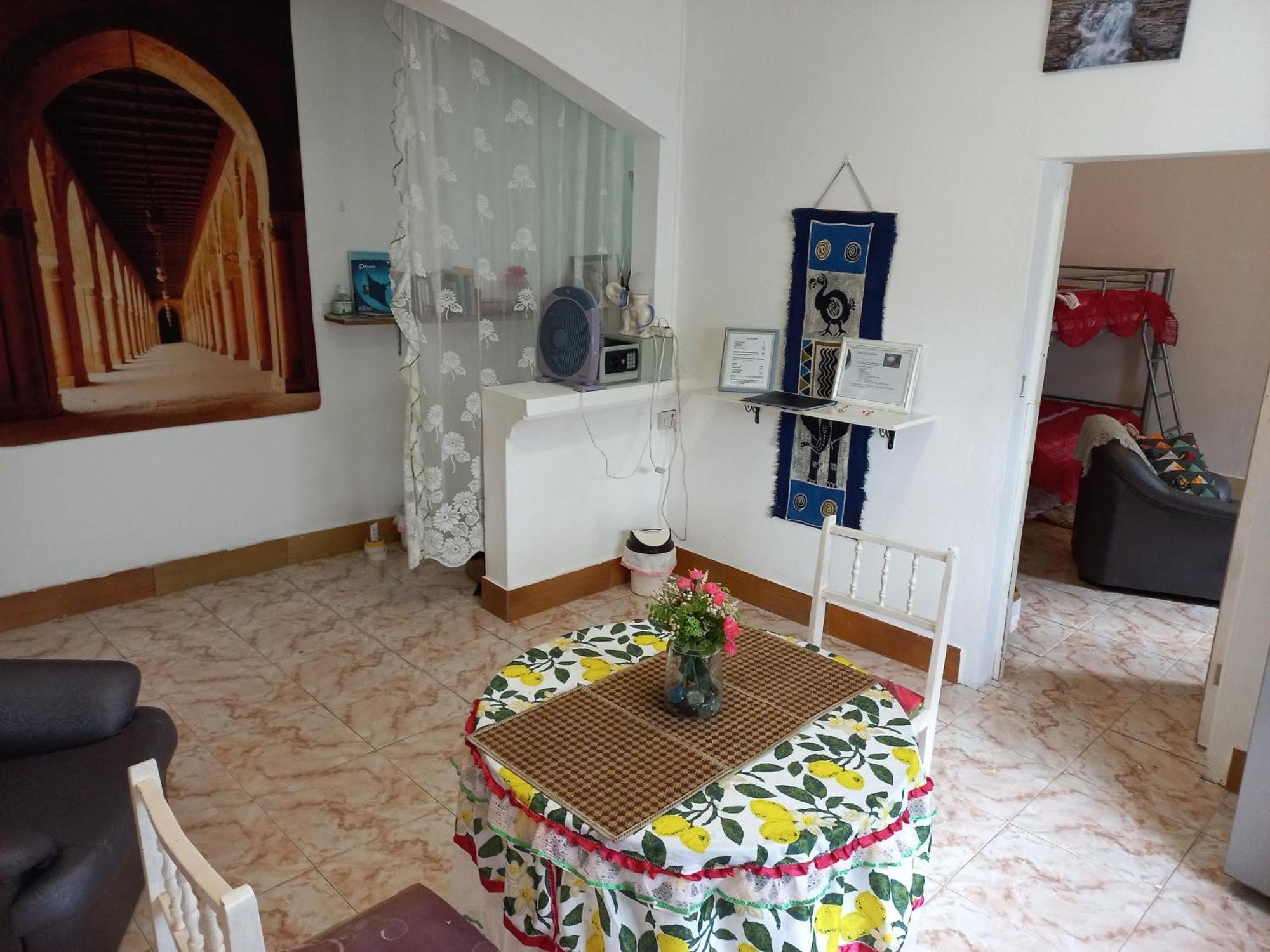 פור לואי Open Air Cafe & Apartments חדר תמונה