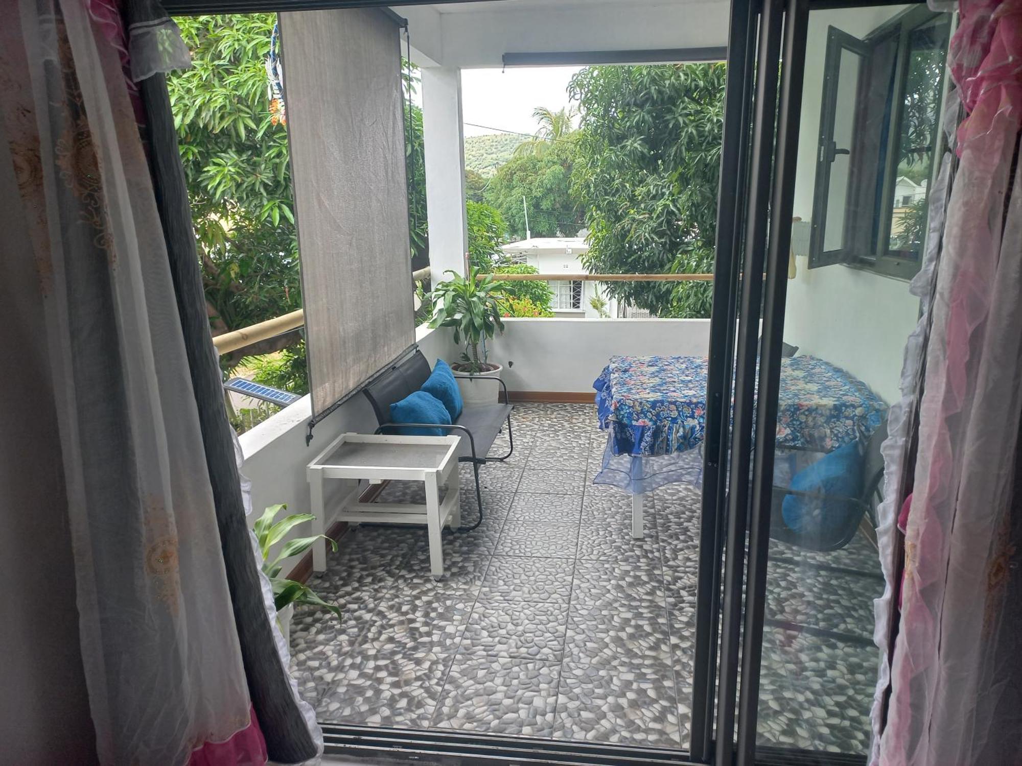 פור לואי Open Air Cafe & Apartments חדר תמונה