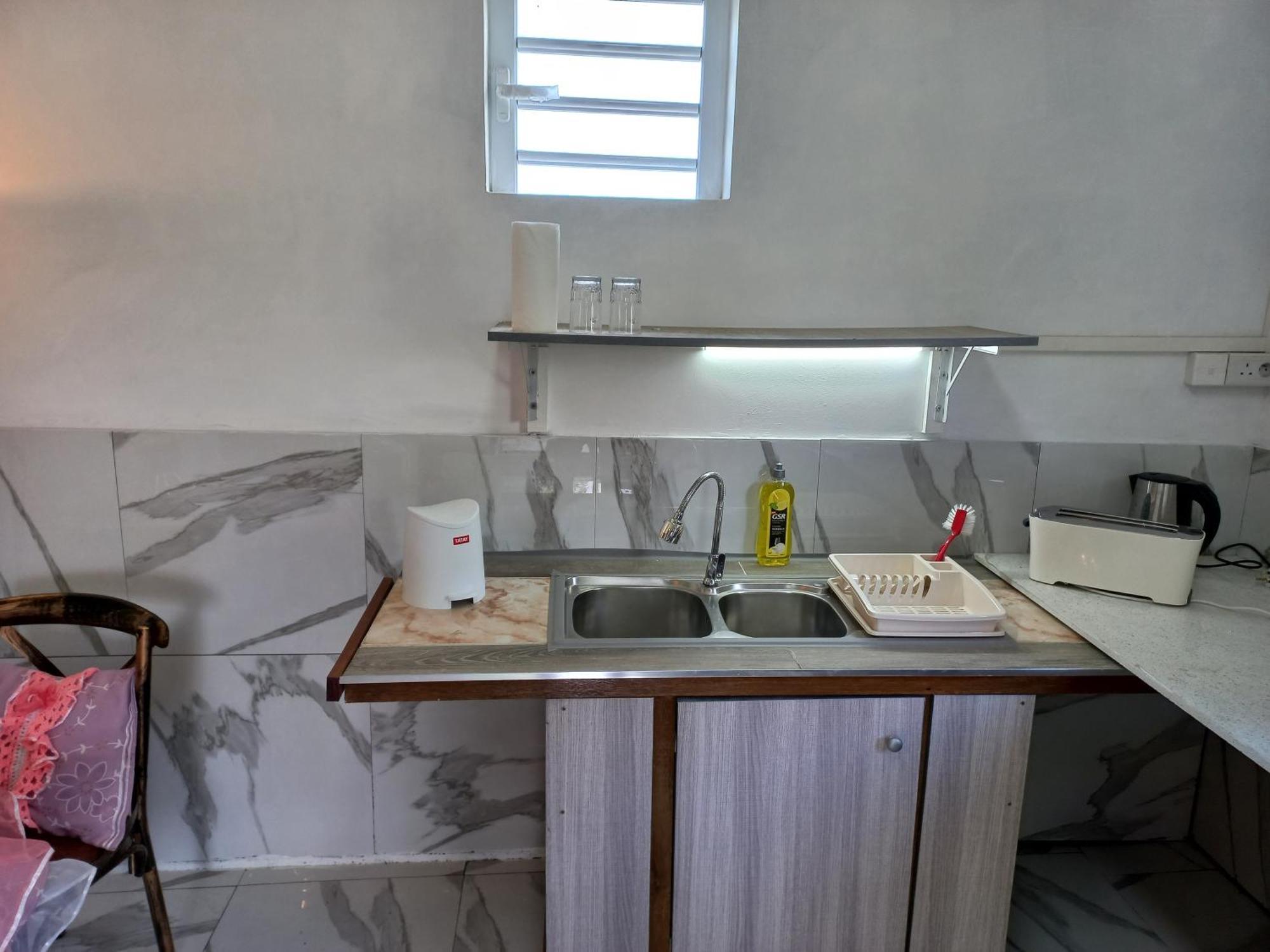 פור לואי Open Air Cafe & Apartments חדר תמונה
