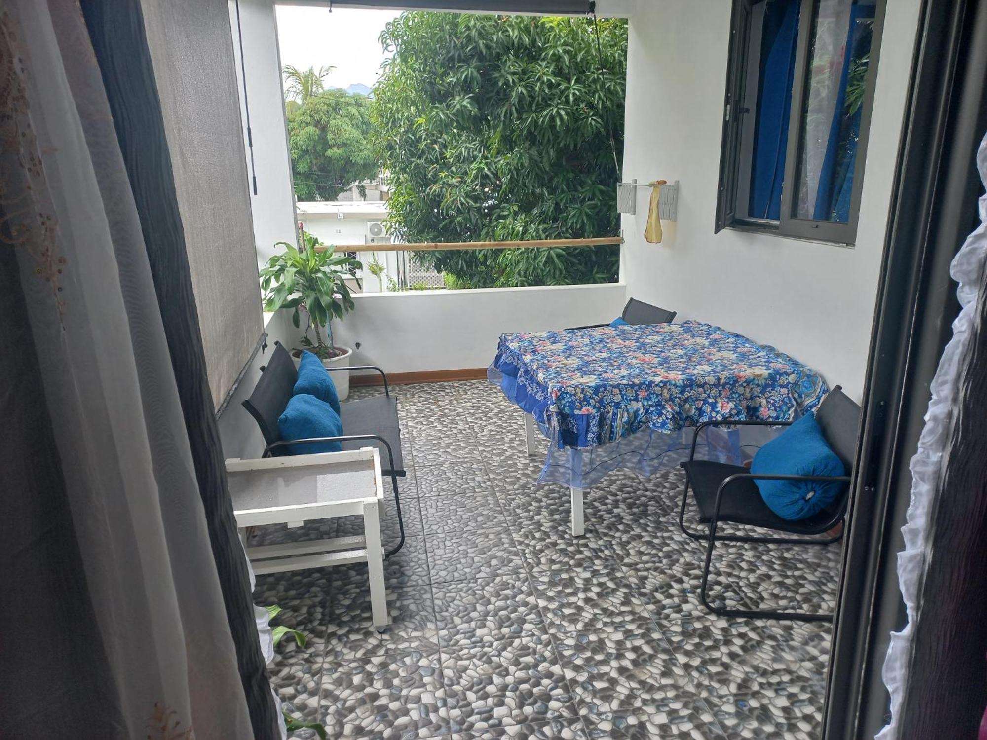 פור לואי Open Air Cafe & Apartments חדר תמונה