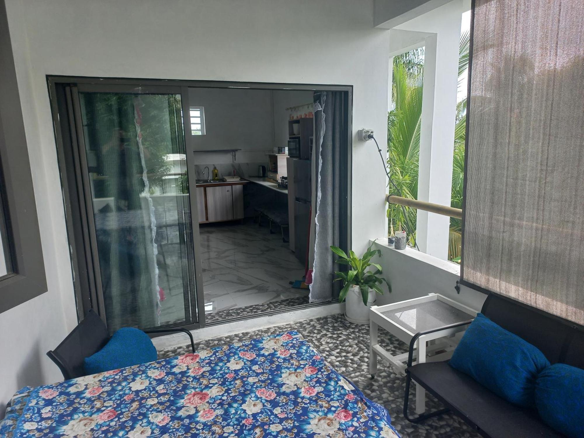 פור לואי Open Air Cafe & Apartments חדר תמונה